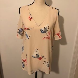 C&e cold shoulder floral blouse Size M